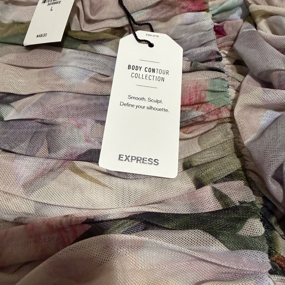 Express Floral Set Ruched Body ContourM-L - Picture 6 of 6